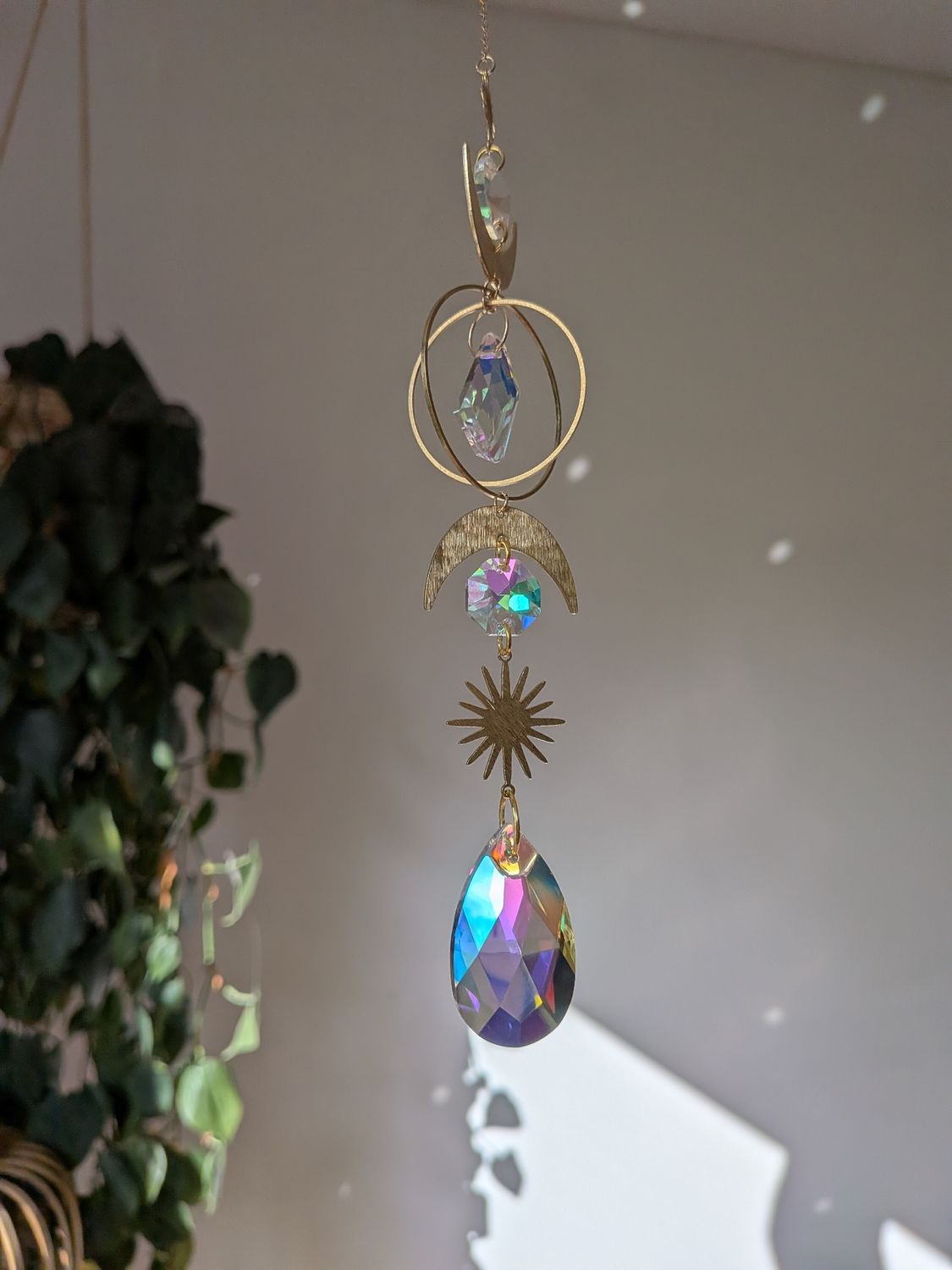 Suncatcher Small - Aurora Dream  - mystischer Sonnenfänger mit Aurora Borealis Regenbogenkristallen, Iristierender Effekt