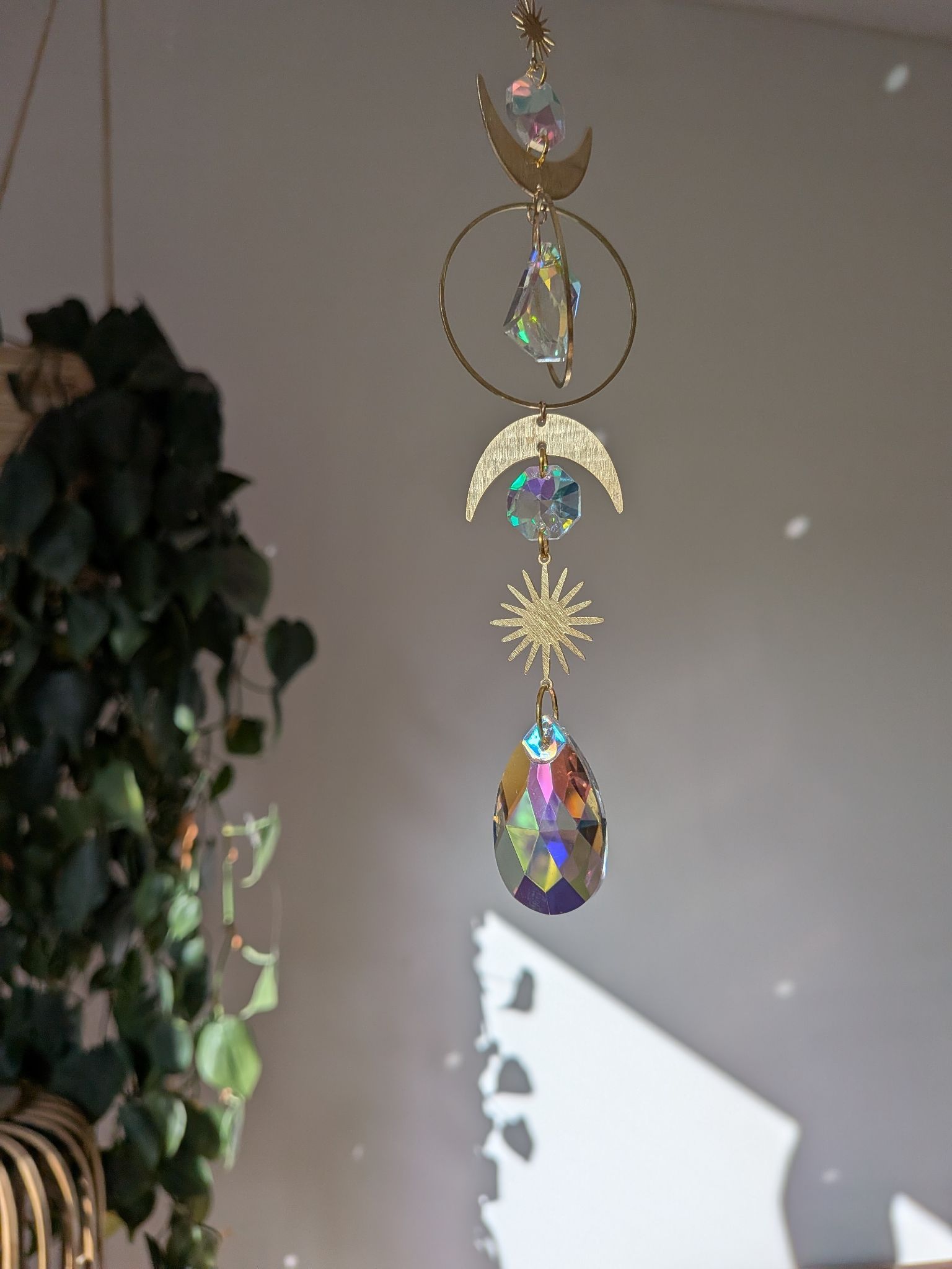 Suncatcher Small - Aurora Dream - mystischer Sonnenfänger mit Aurora Borealis Regenbogenkristallen, Iristierender Effekt