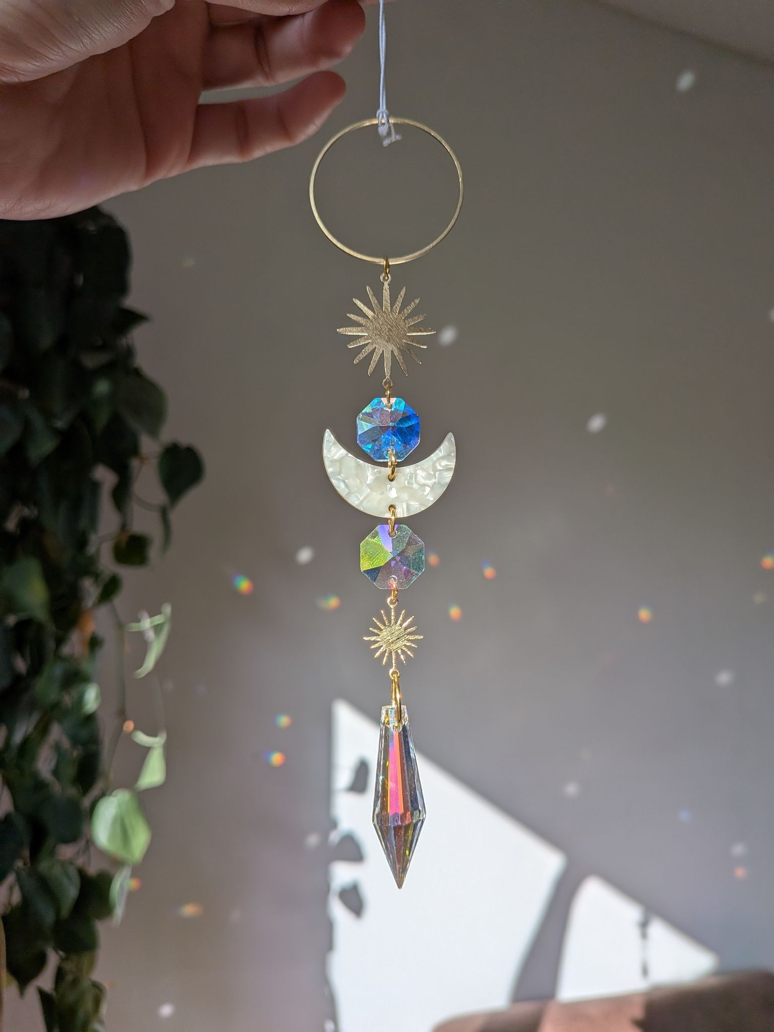 Suncatcher Small - Aurora Mond - Sonnenfänger mit Aurora Borealis Regenbogenkristallen, Iristierender Effekt