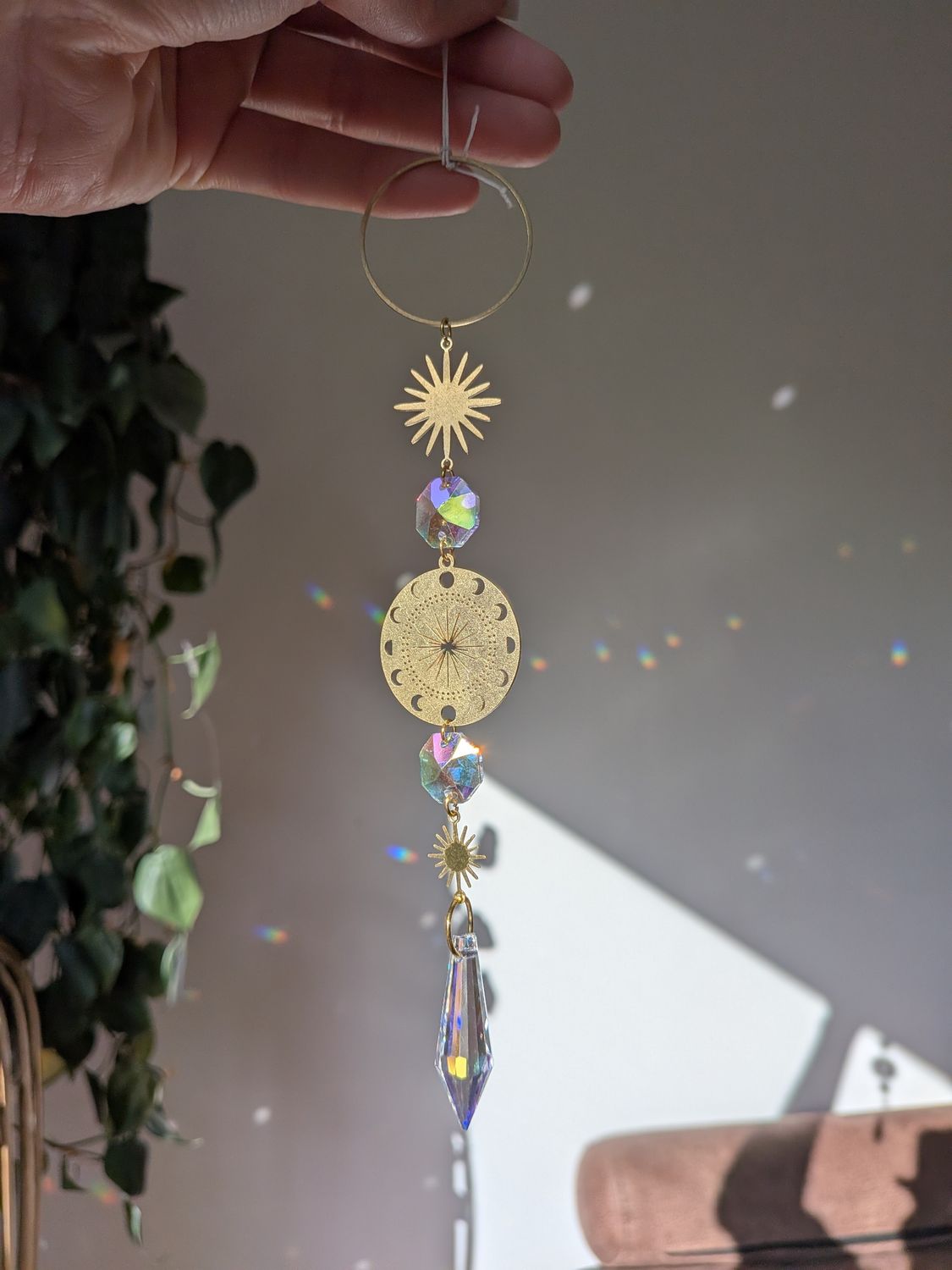 Suncatcher Small - Aurora Moon  - Sonnenfänger mit Aurora Borealis Regenbogenkristallen, Iristierender Effekt