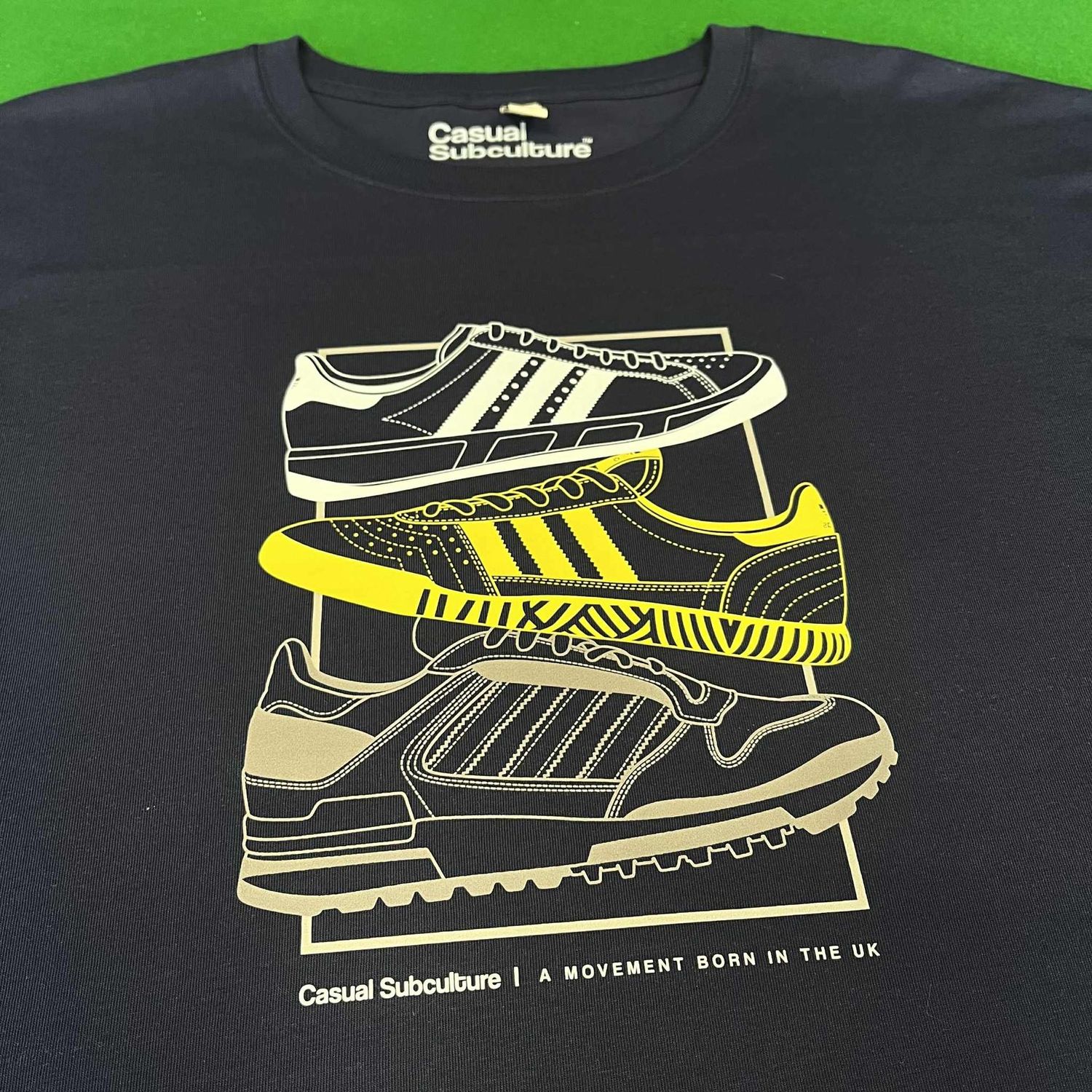 Vintage Trainer Outline - Navy - XL