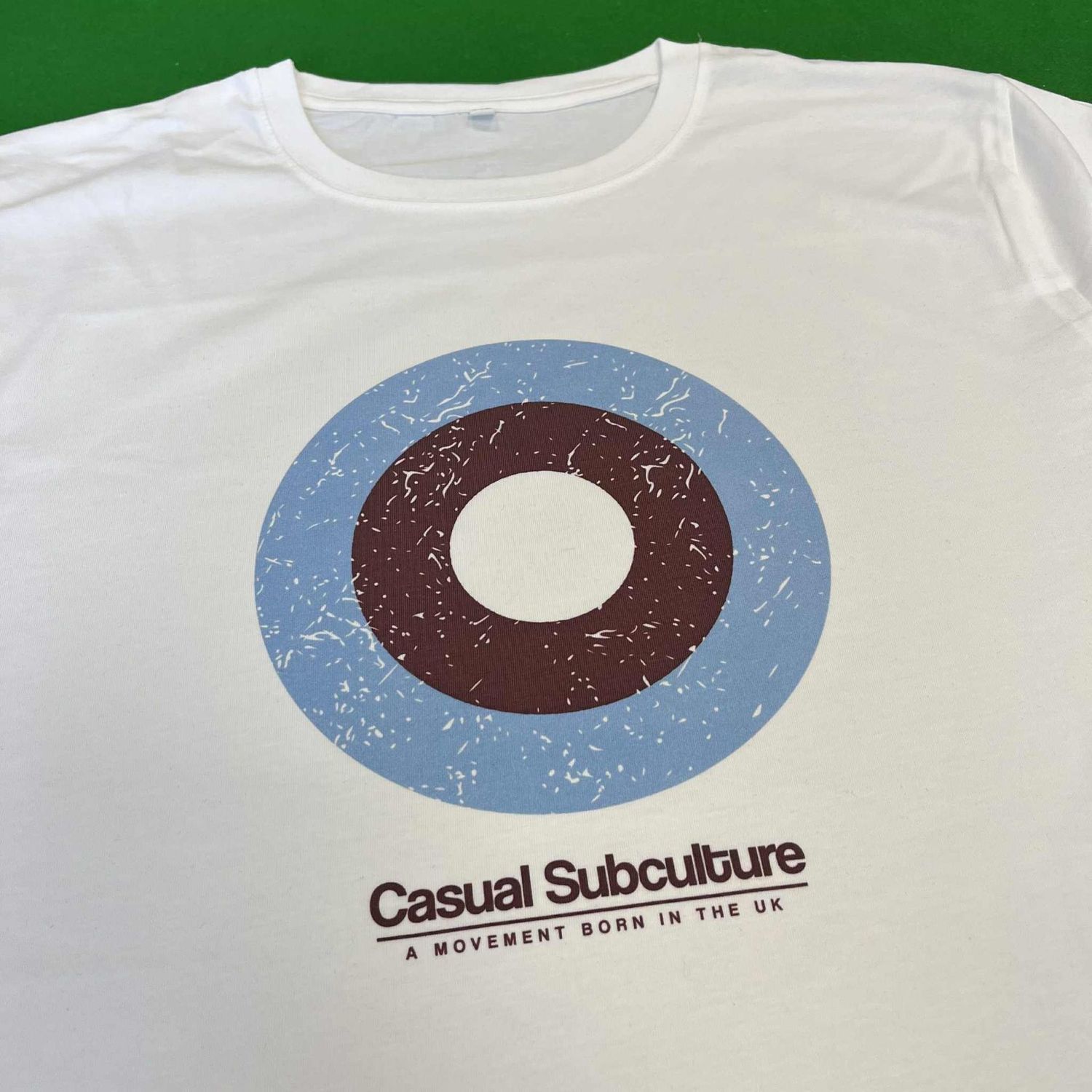 Mod Roundal Claret and Blue T Shirt - White - XL