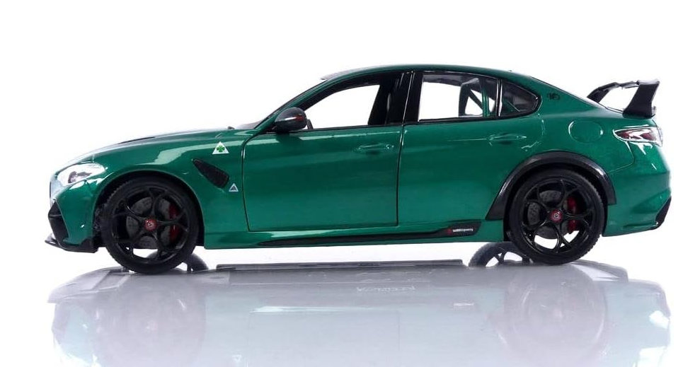 Bburago Modellino Alfa Romeo Giulia GTAm Verde Scala 1:18