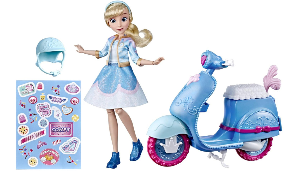 Disney Hasbro Princess Comfy Squad (Bambola Fashion Cenerentola con Scooter, Casco e Adesivi per Personalizzare