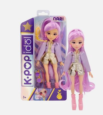 K-POP IDOL Bambola Nari IMC Toys, Fashion Doll Stile K-Pop con Capelli Lavanda