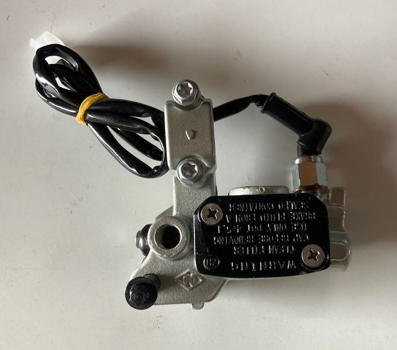 Front brake master cylinder. Fits all full size GPX machines with SZC brakes.