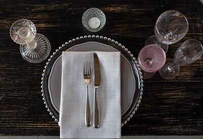 Beaded charger plates