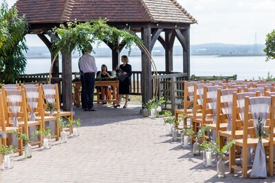 Aisle decor
