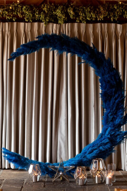 Pampas Moon Crescent