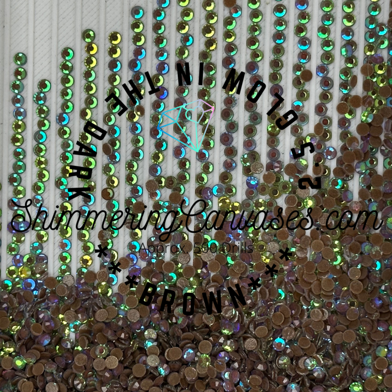 2.5mm Glow in the Dark AB Shimmer Stone Cocoa (Square)