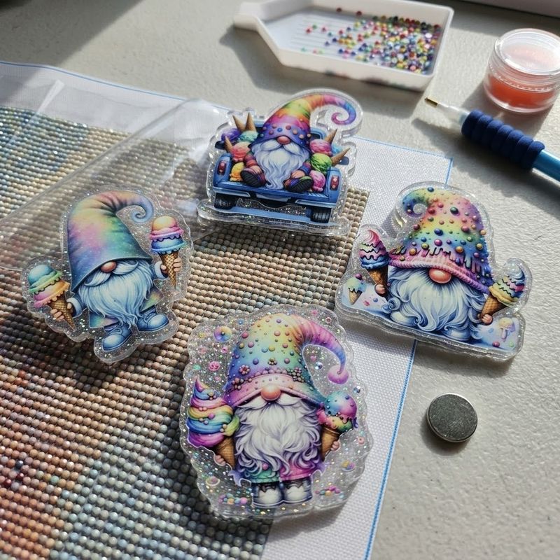 Cover Minder "Pastel Gnomes"