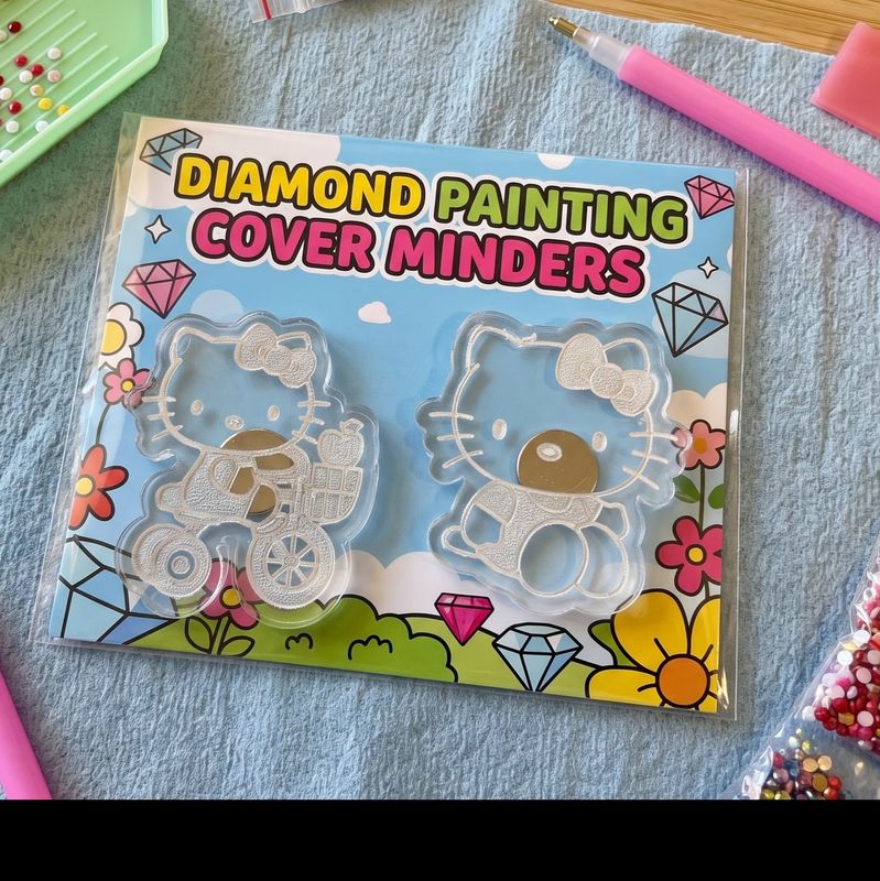 Cover Minder Engraved Hello Kitty