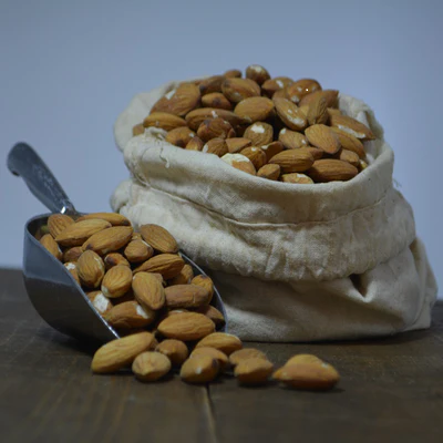 ALMENDRA ENTERA