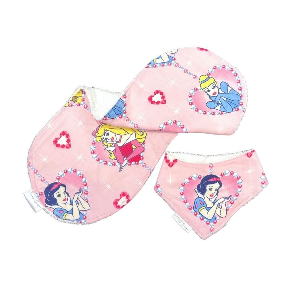 Bib & Burp Set 34