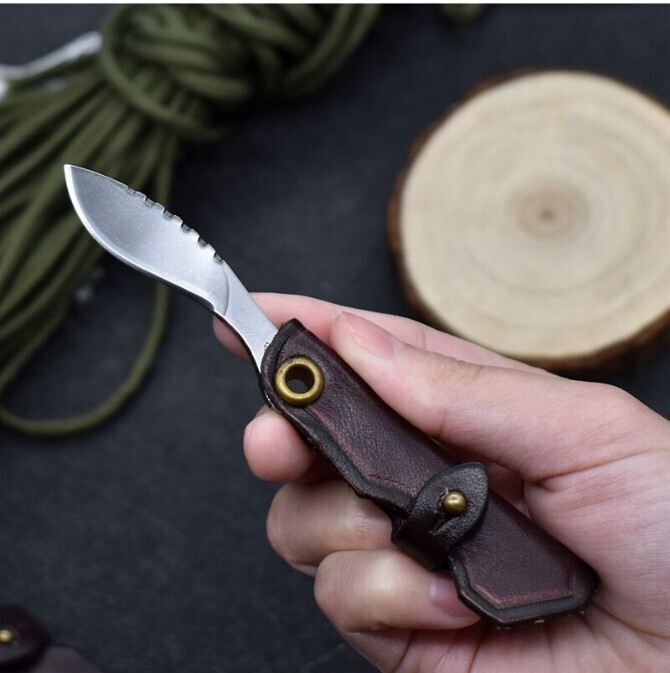 Exquisite, handmade pocket knife with a &#39;Dog-Leg&#39; blade made from premium D2 steel, accompanied by a keychain pouch crafted from Italian leather