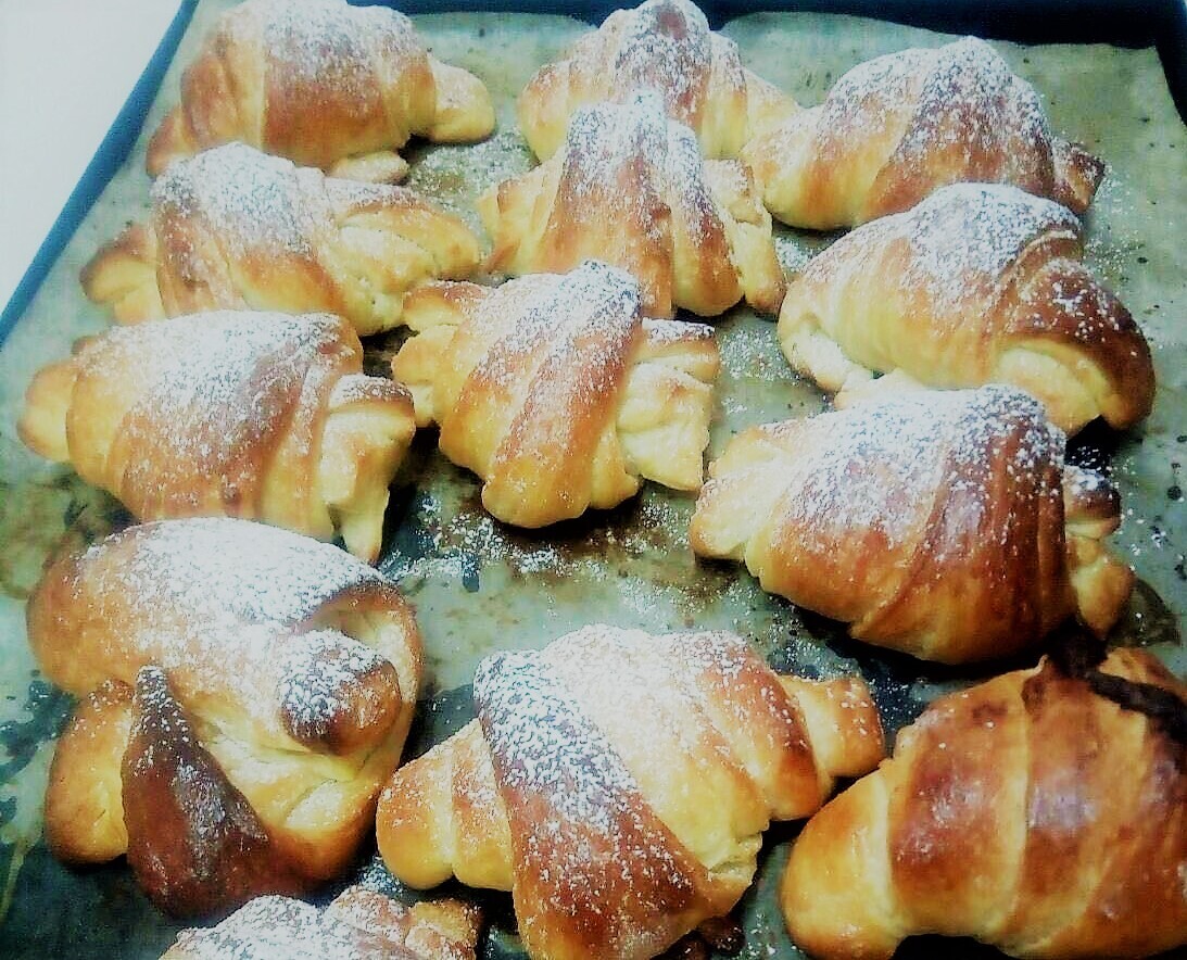 Italian croissant (Cornetto)