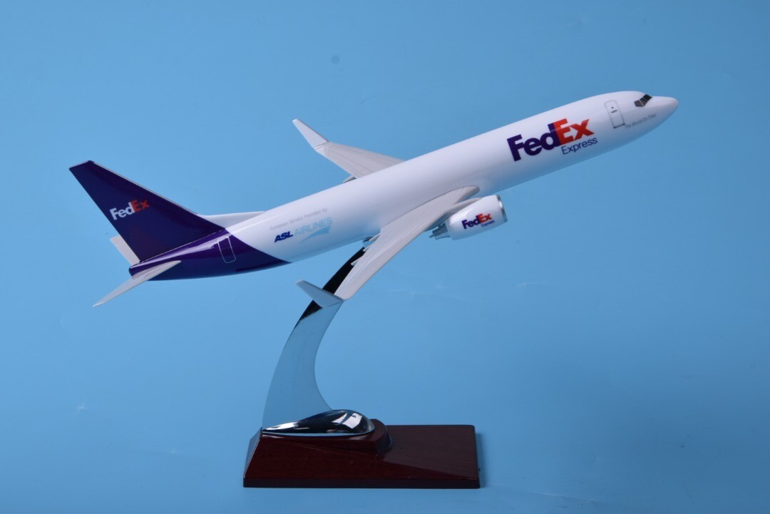 FedEx Boeing 737-800