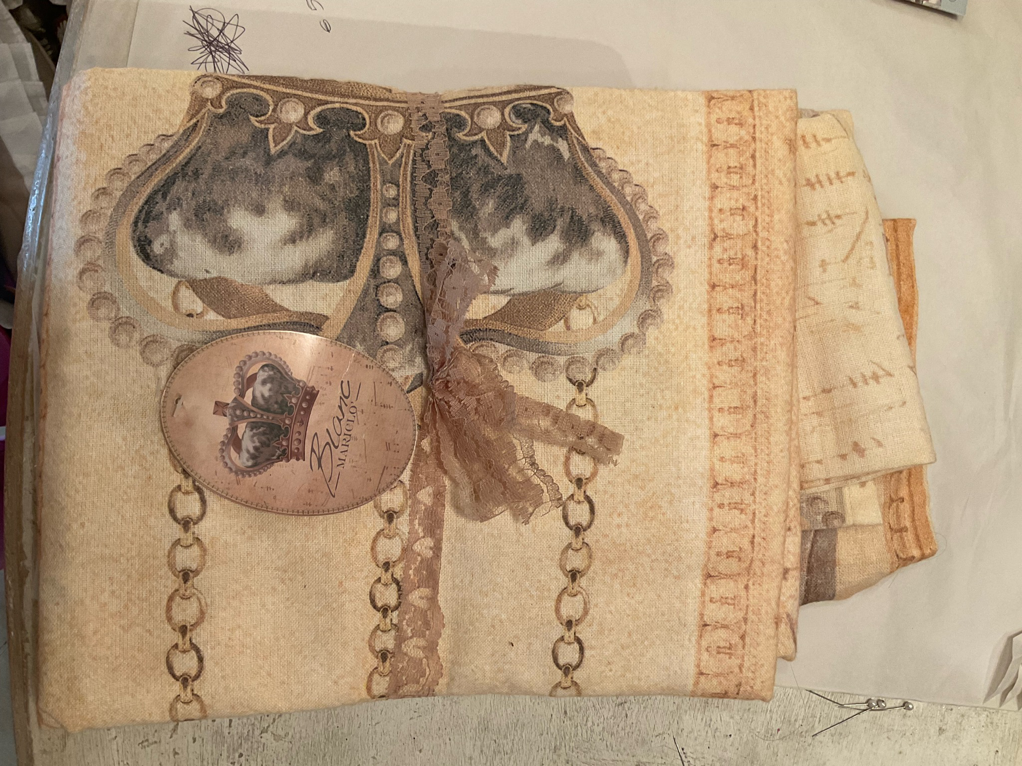 Tovaglia con stampa Blanc e Mariclo