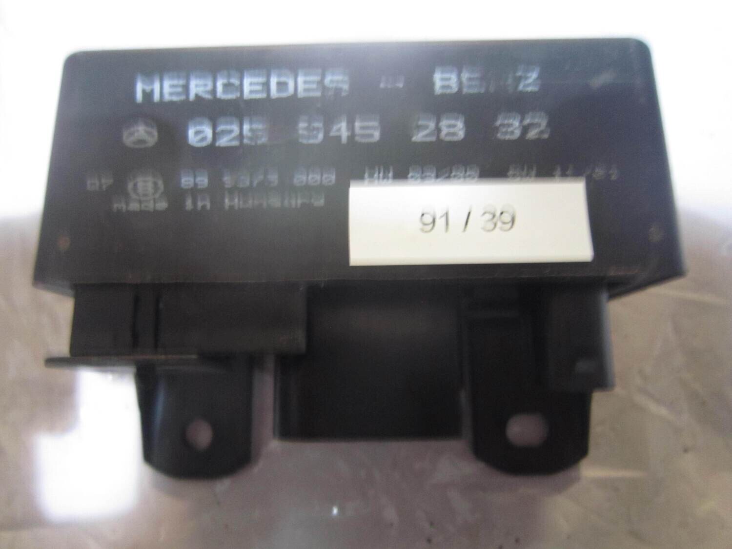 91-39 Rele' Candeletta Mercedes 025 545 28 32 0255452832 HW 09/00 HW0900 SW 11/01 Diesel VARIE
