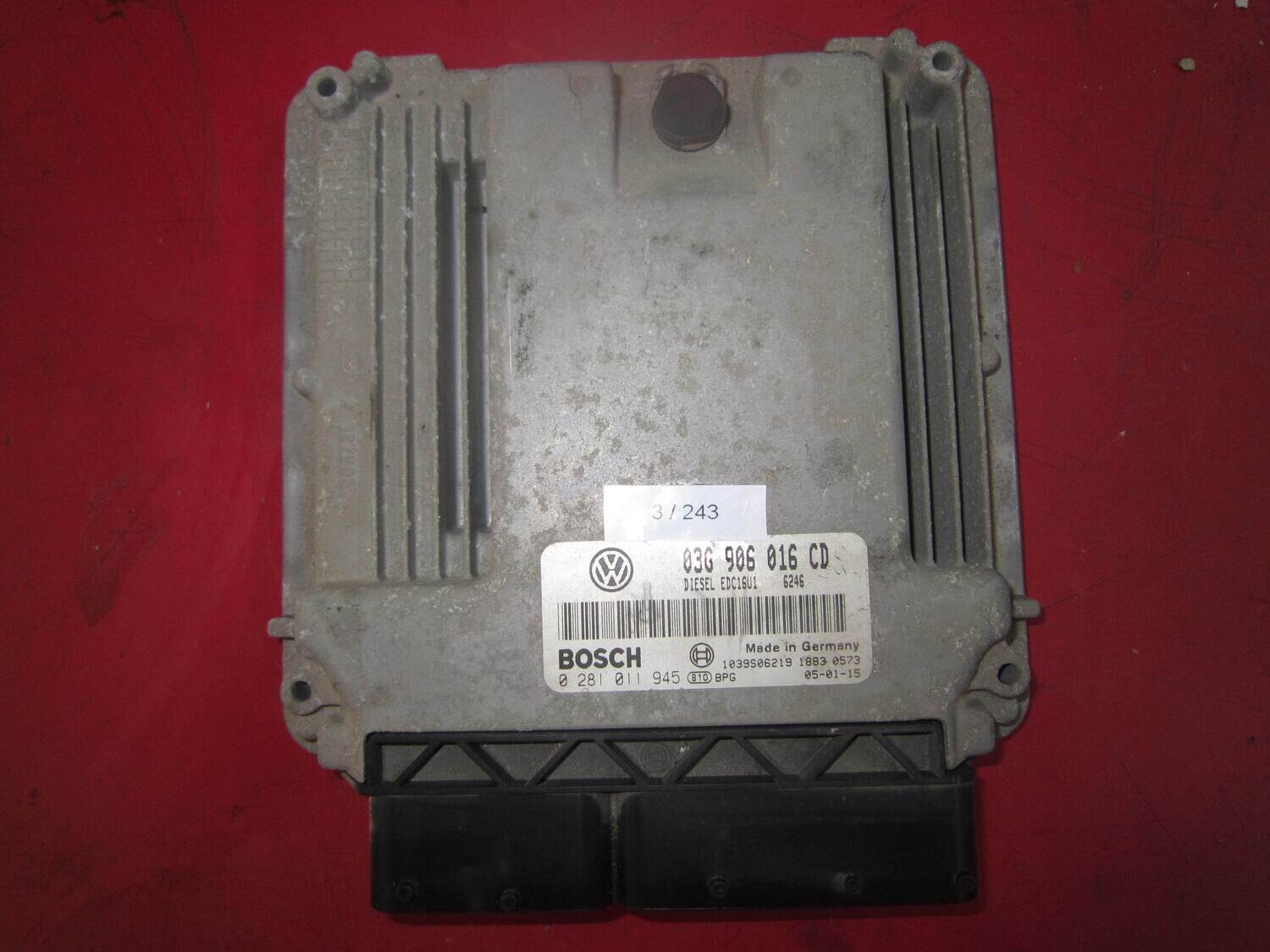 3-243 Centralina Motore Bosch 0 281 011 945 0281011945 03G 906 016 CD 03G906016CD 1039S06219 EDC16U1 VOLKSWAGEN Diesel VARIE