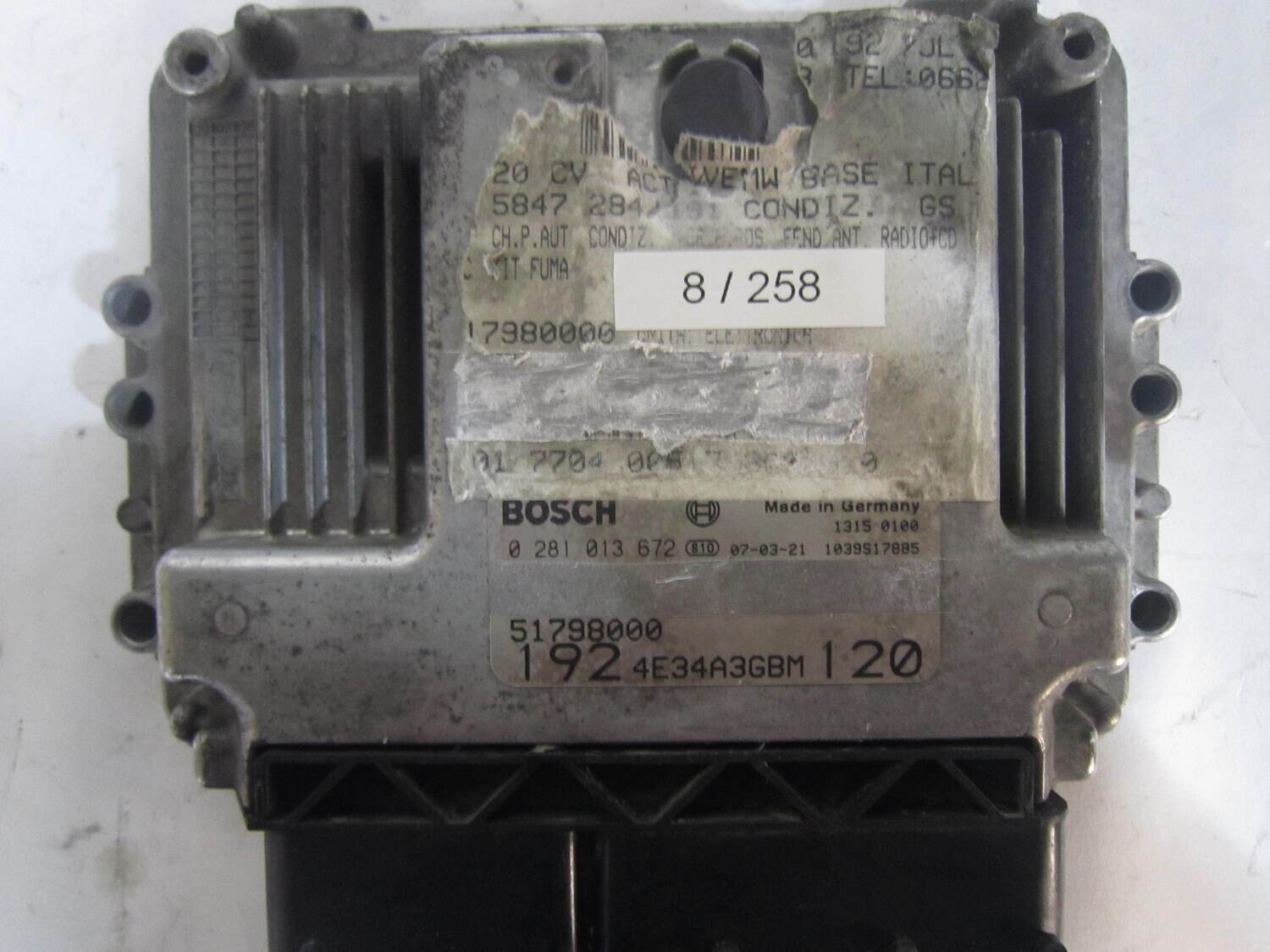 8-258 Centralina Motore Bosch 0281013672 0 281 013 672 4E34A3GBM  1039S17885  51798000    ALFA ROMEO / FIAT / LANCIA  STILO