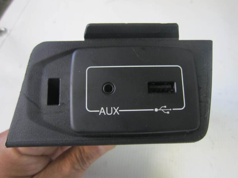 70-269 Modulo USB Mopar 7356546330 3270 16139c1 CITROEN / PEUGEOT VARIE