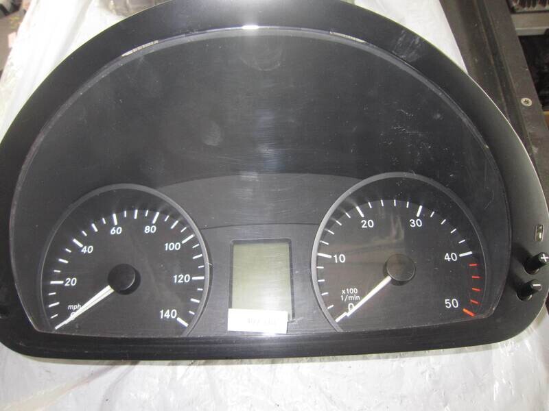 40-318 Quadro Strumenti / Contachilometri Johnson Controls A 639 446 4421 A6394464421 HW 9.1 HW91 SW 06.06.01 MERCEDES BENZ Diesel VITO