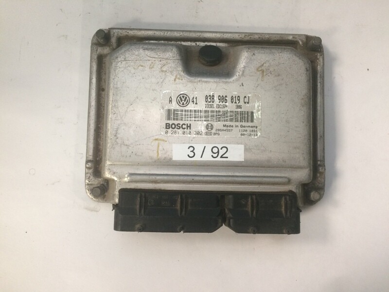 3-92 Centralina Motore Bosch 0281010302 038906019CJ 28SA4557  VOLKSWAGEN GOLF BORA 1.9 TDI