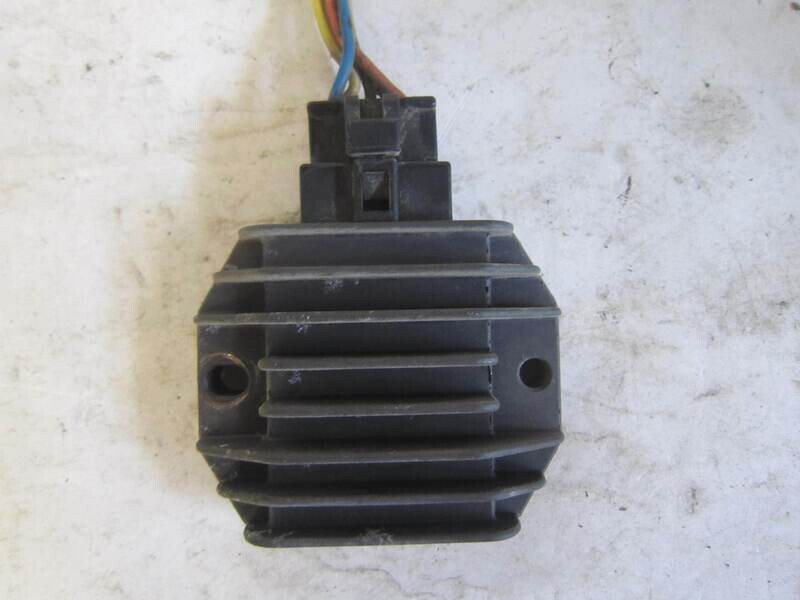 36-40 Regolatore Di Tensione Generica SH640D-12 SH640D12 32E00 3.8053 PIAGGIO VARIE