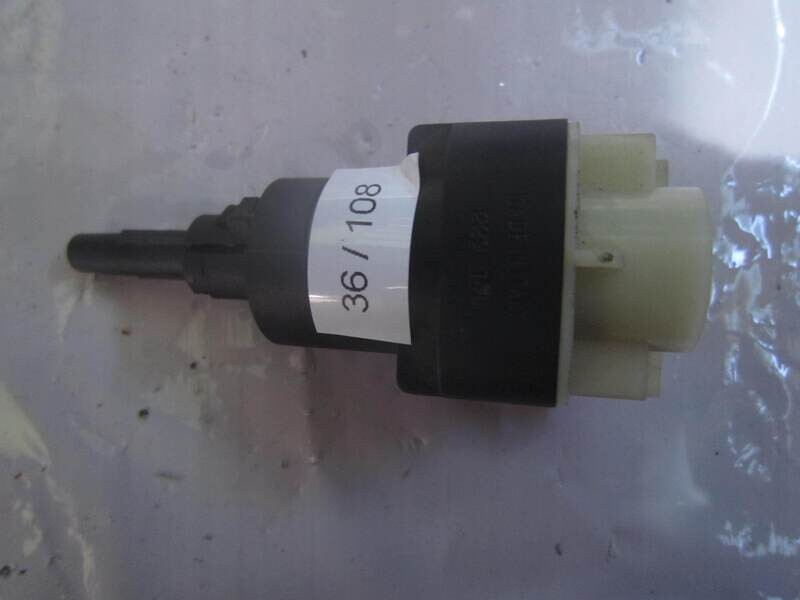 36-108 Interruttore Luce Freni Generica 229 14D 22914D VOLKSWAGEN VARIE