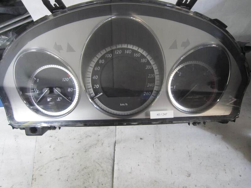 40-247 Quadro Strumenti / Contachilometri Vdo A 204 900 38 02 A2049003802 A2C53305419 A212 902 03 02 A212 902 04 02 MERCEDES BENZ Diesel CLASSE  C