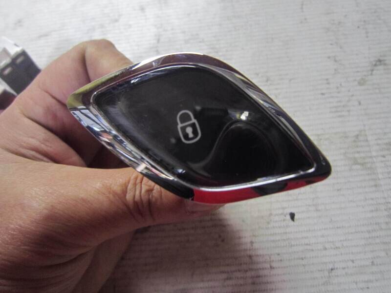 400-242 Pulsante Chiusura Sportelli Citroen / Peugeot 96656596 3385.4101-02 3385410102 Generica C 3
