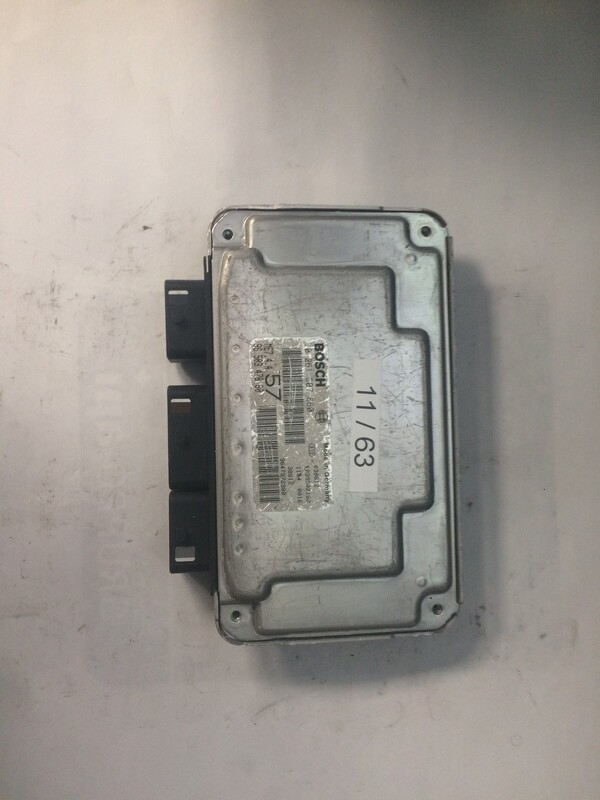 11-63 Centralina Motore Bosch 0 261 207 860 0261207860 9650347880 1039S02180 ME7.4.4 CITROEN / PEUGEOT Benzina C 3 1.6