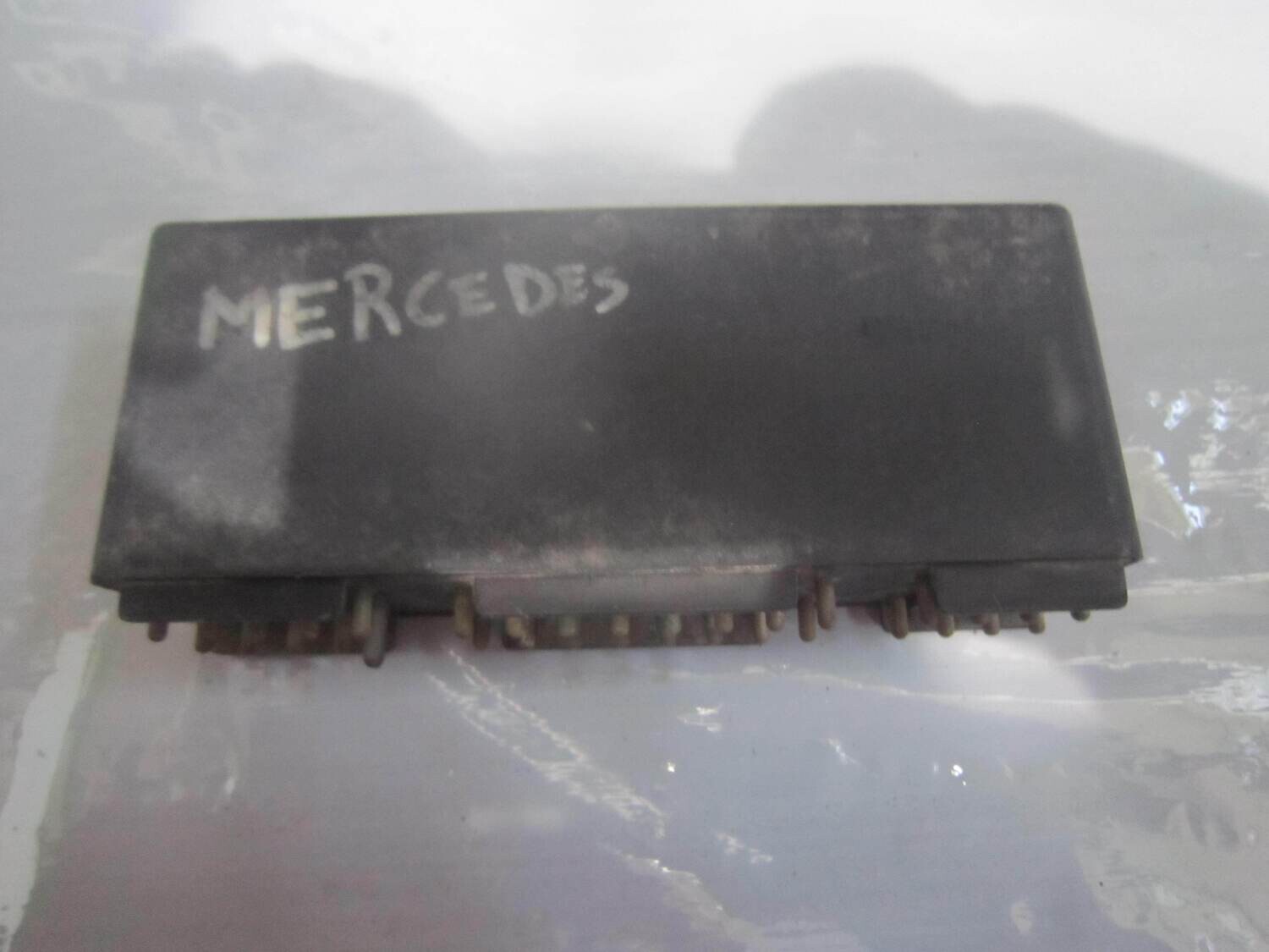 91-41 Rele' Fari Hella KG 126 542 00 32 1265420032 5KG 004 747-00    MERCEDES Generica VARIE