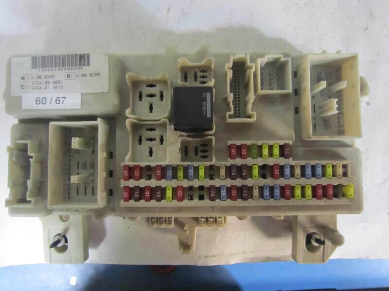 60-67 Scatola Fusibili Ford 4M5T14A073CG 4M5T 14A073 CG 00021364  519099600      FORD  FOCUS