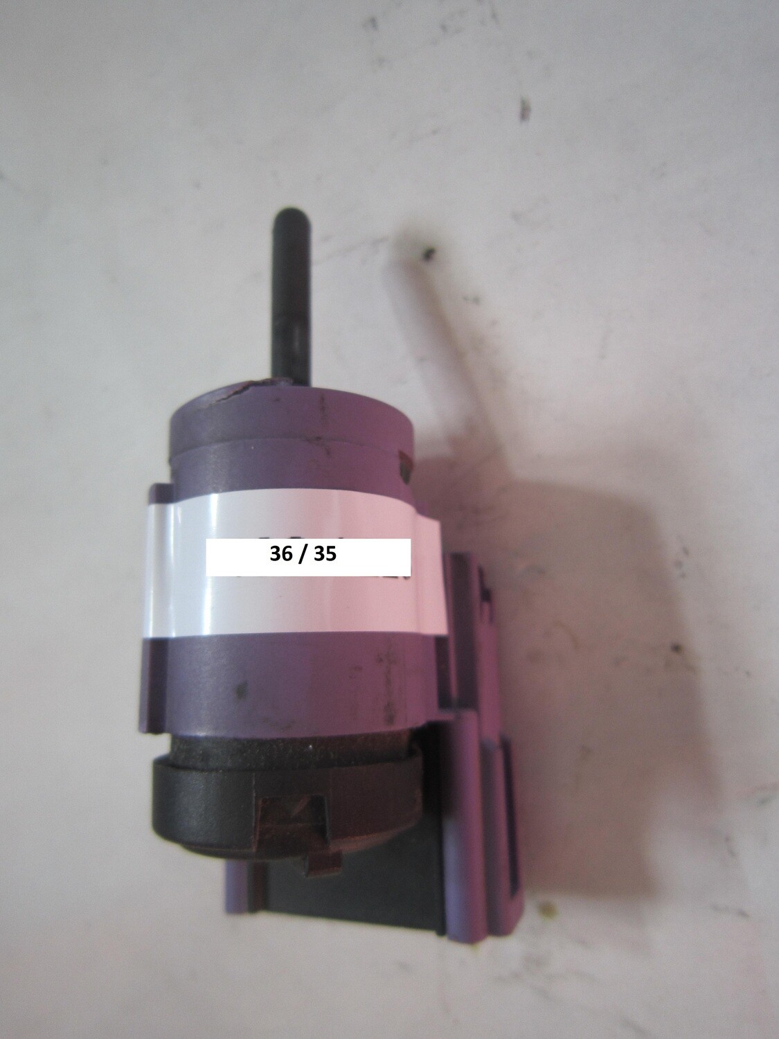 36-35 Interruttore luce freni Volkswagen 1J0 945 511D 1J0945511D 19322000 Generica TOUAREG 2.5