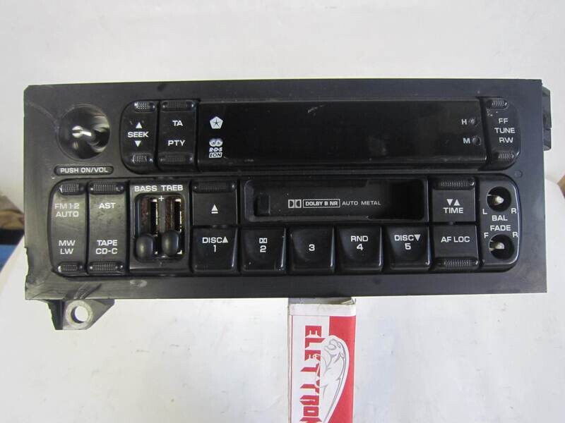 20-52 Autoradio Chrysler P04859504ADA P04859504AD-A         CHRYSLER  VOYAGER III