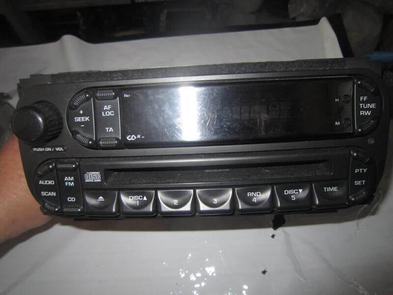 20-369 Autoradio Chrysler P05091610AD       CHRYSLER   VOYAGER