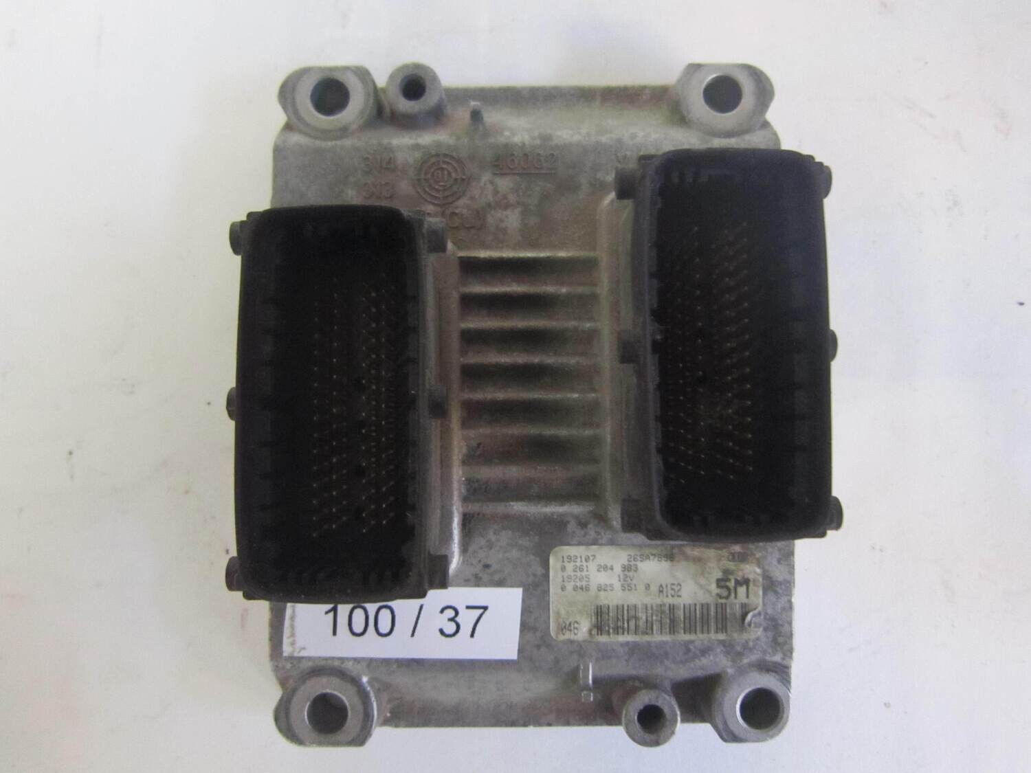 100-37 Centralina Motore Bosch 0261204983 0 261 204 983 0 046 825 551 0 00468255510 26SA7898      ALFA ROMEO / FIAT / LANCIA  PUNTO 1.2 16V