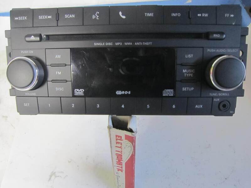 20-226 Autoradio Chrysler 05064954AF 26777L   CHRYSLER   VOYAGER