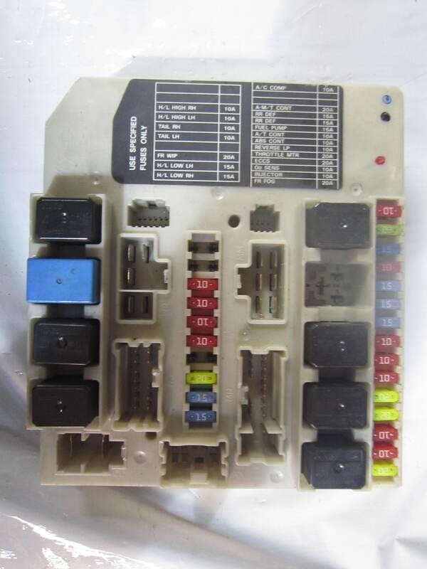 60-111 Scatola Fusibili Nissan 284B7AX615 PP-T30-M10 PPT30M10 MICRA