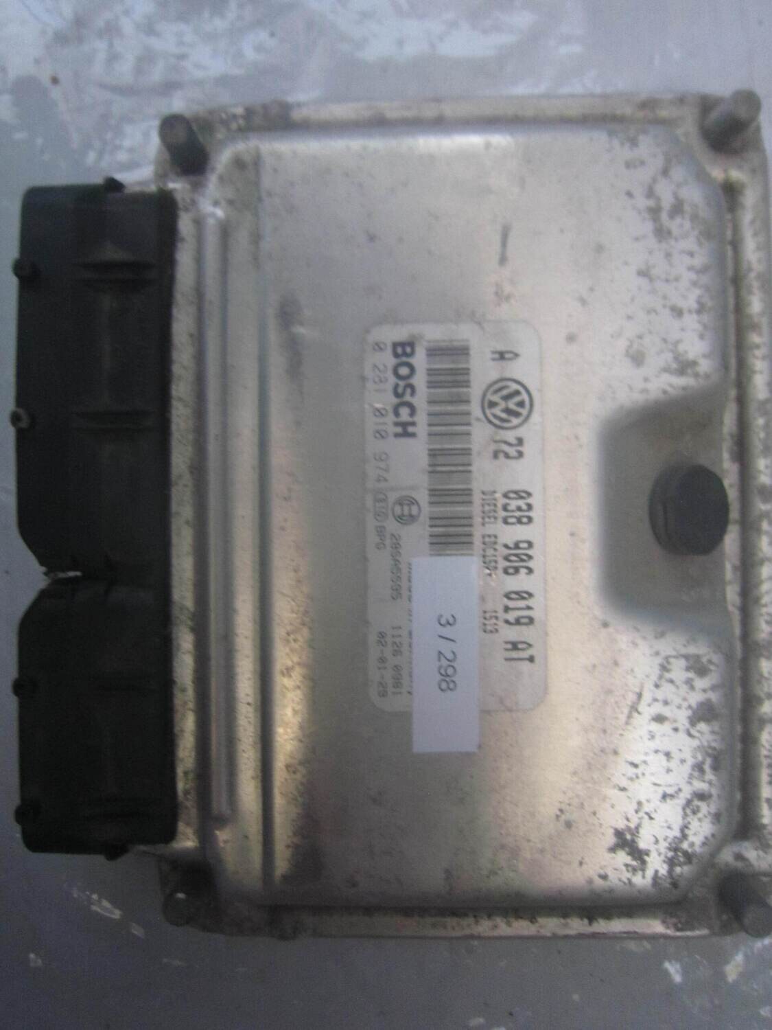 3-298 Centralina Motore Bosch 0 281 010 974 0281010974 038 906 019 AT    VOLKSWAGEN Diesel GOLF