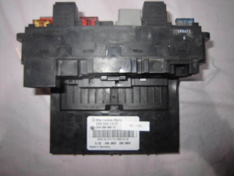 60-160 Scatola Fusibili Hella Kg 209 545 14 01 2095451401 5DK 008 485-12 5DK00848512 Q 03 HW: 3803 SW: 3903 Mercedes Benzina CLASSE C