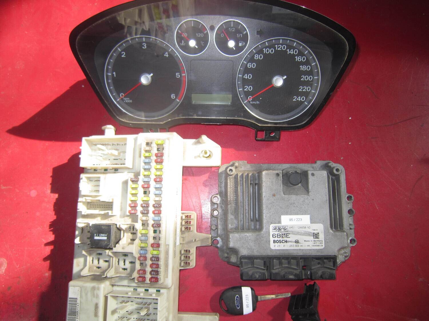 95-223 Kit Motore Ford 0281011263  4M51-12A650-ND 02810112634M5112A650ND 4M5T14014   4M5T-14A073-CC 4M5T140144M5T14A073CC 44ZU-262 2S6T-15607-BC CHIAVE CON CIP Diesel FOCUS