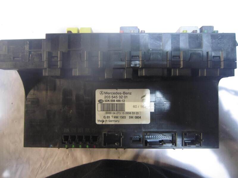 60-163 Scatola Fusibili Hella KG 203 545 32 01 2035453201 5DK008486-12 5DK00848612 HW 1503 SW 0804 Mercedes CLASSE C