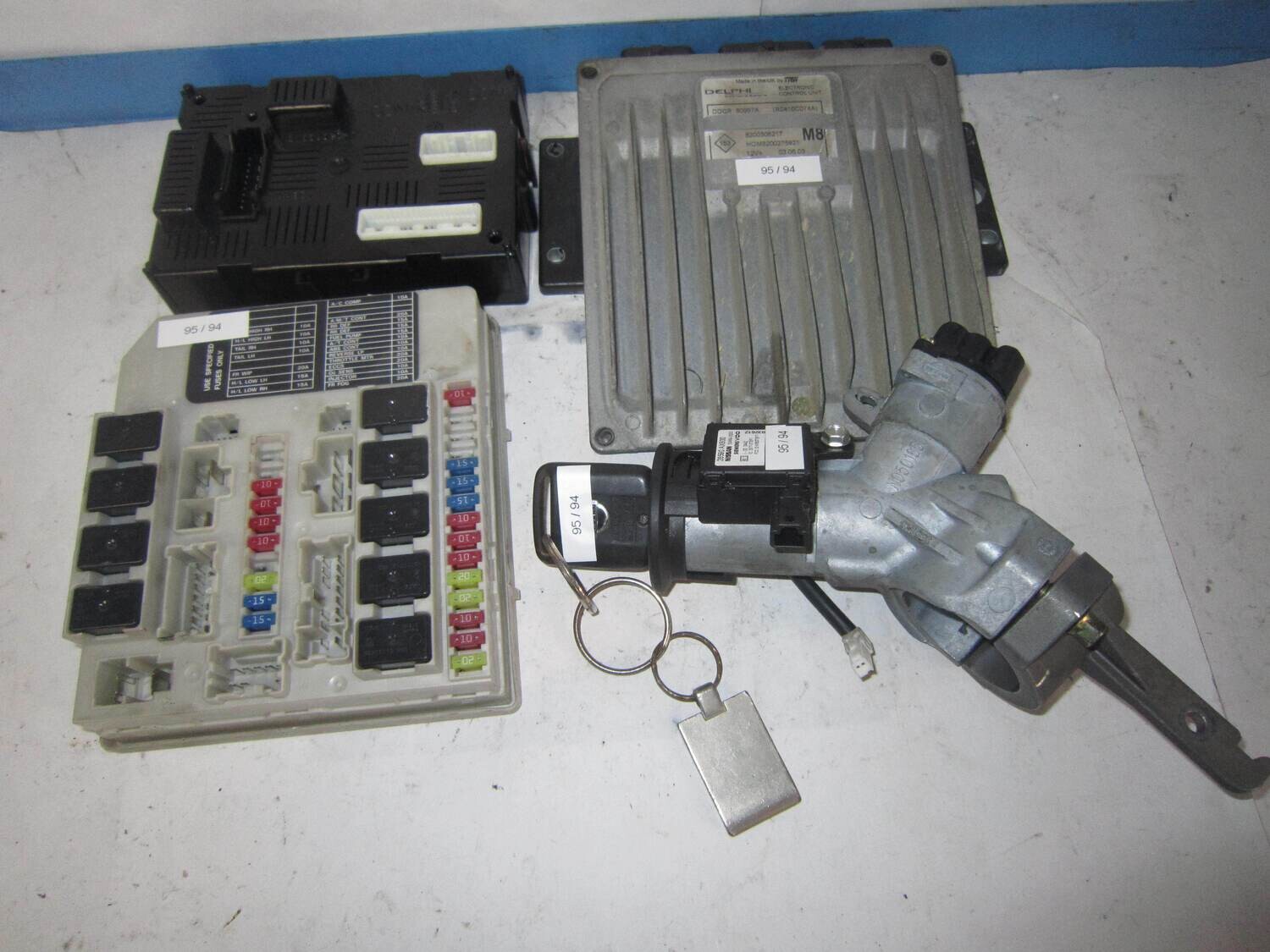 95-94 Kit Motore NISSAN DDCR 80997A   R0410C074A  8200308217   HOM8200275921  BCM L2N   284B2AX600 28590AX600 N0501653 Benzina MICRA