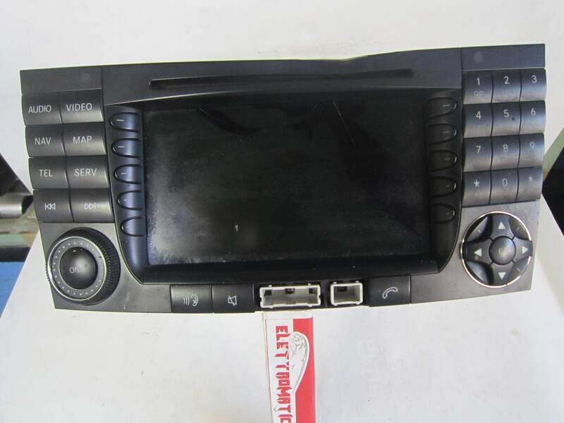 20-23 Autoradio Mercedes Benz A2118203297 A 211 820 32 97 61207720        MERCEDES BENZ  CLS