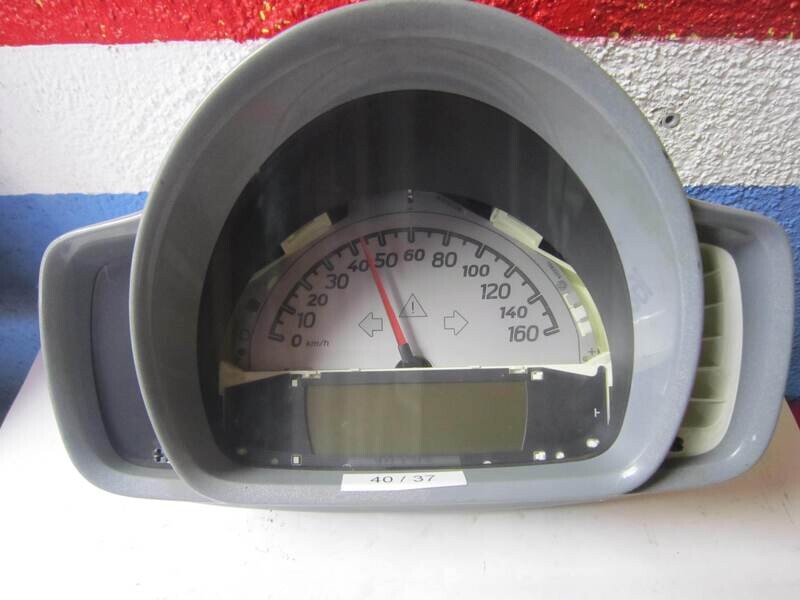 40-37 Quadro Strumenti / Contachilometri Smart 1043345 LL 1043345LL  BENZINA 451