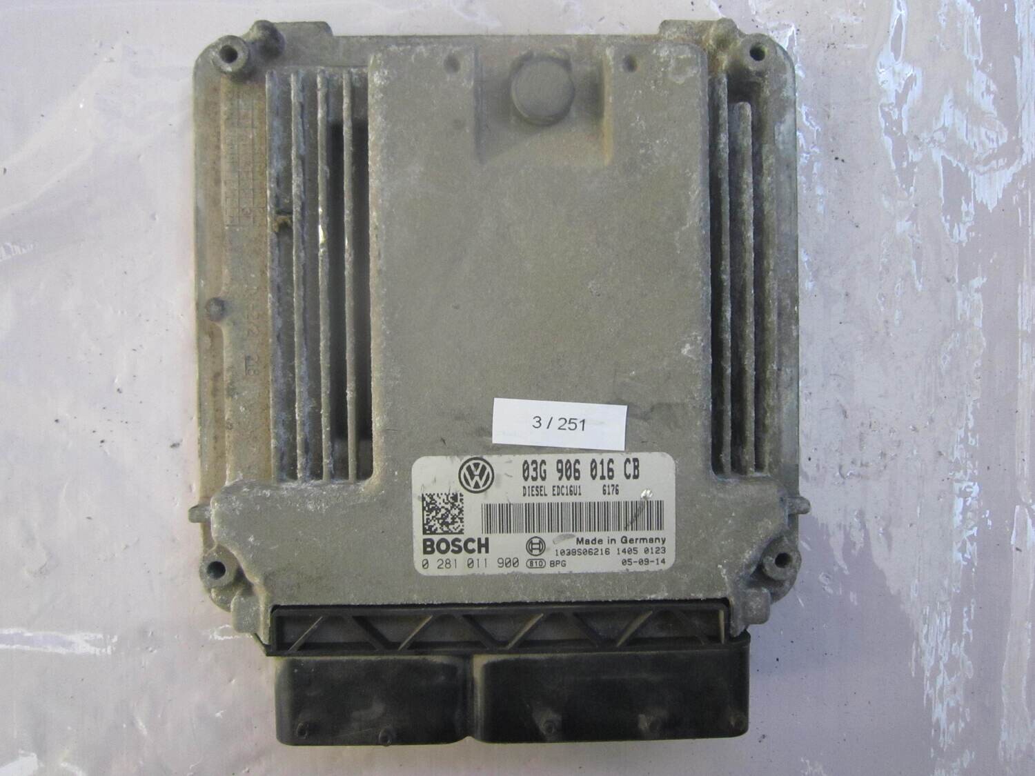 3-251 Centralina Motore Bosch 0 281 011 900 0281011900 03G 906 016 CB 03G906016CB 1039S06216 EDC16U1 VOLKSWAGEN Diesel GOLF 1.9