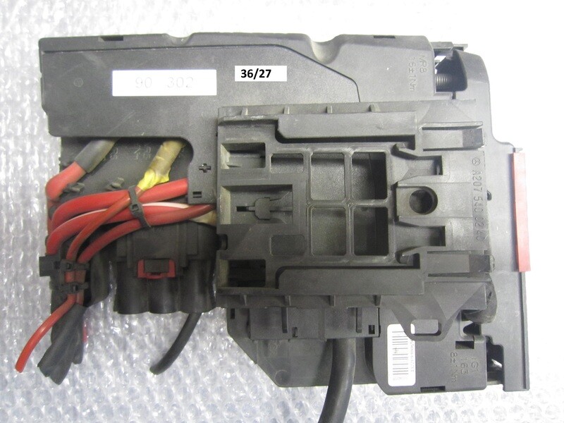 36-27 Terminale della Batteria Mercedes Benz A207 540 02 40 A2075400240 Generica CLASSE  C